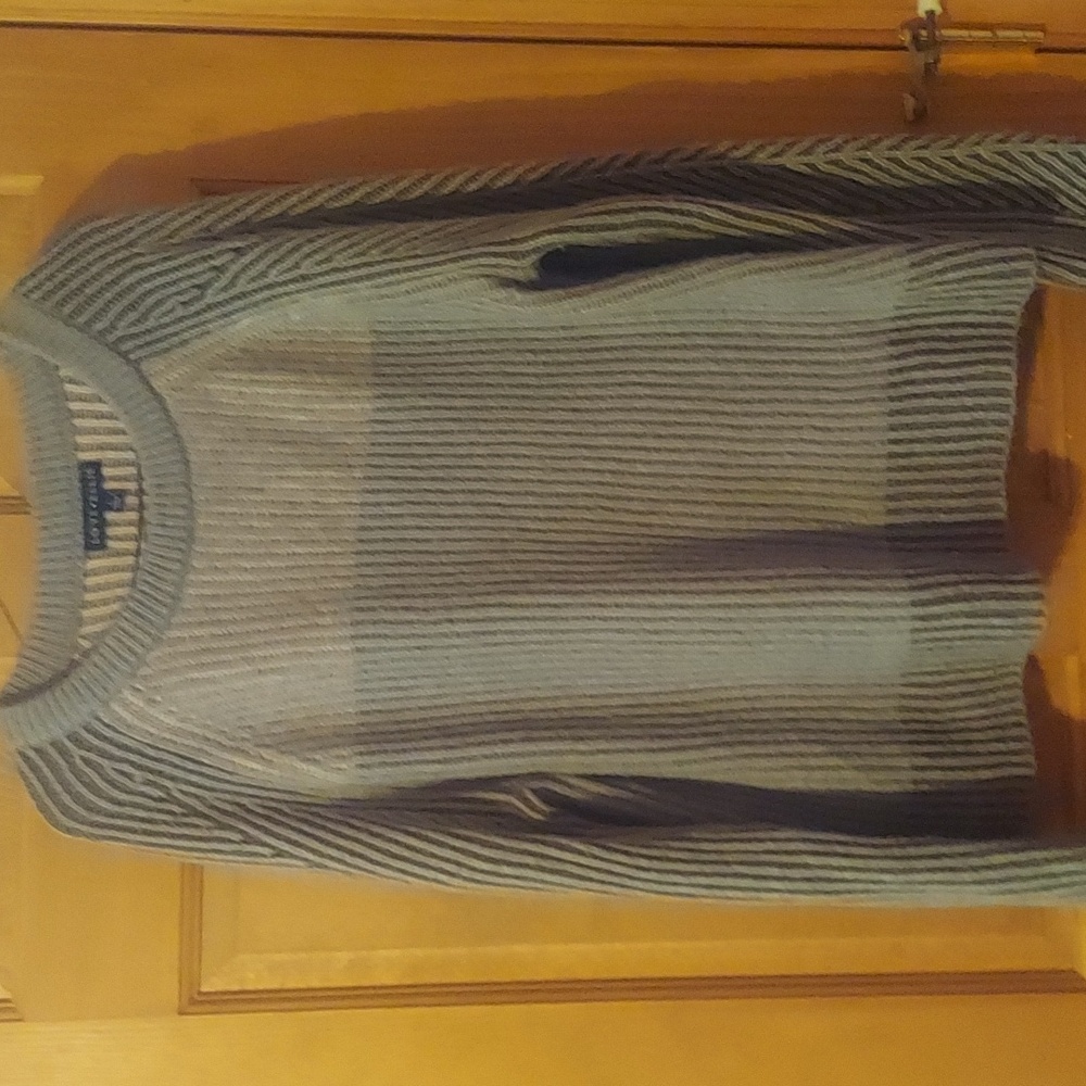 Womens size Large,  Love Ellie Sweater